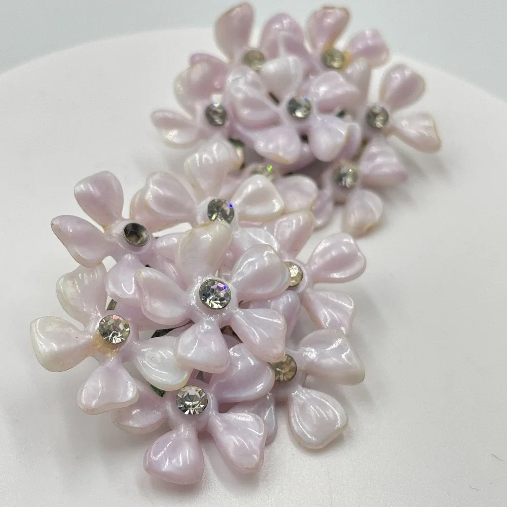 Vintage 1960s Mid Century Pastel Pink Enamel Flower Cluster Clip On Earrings